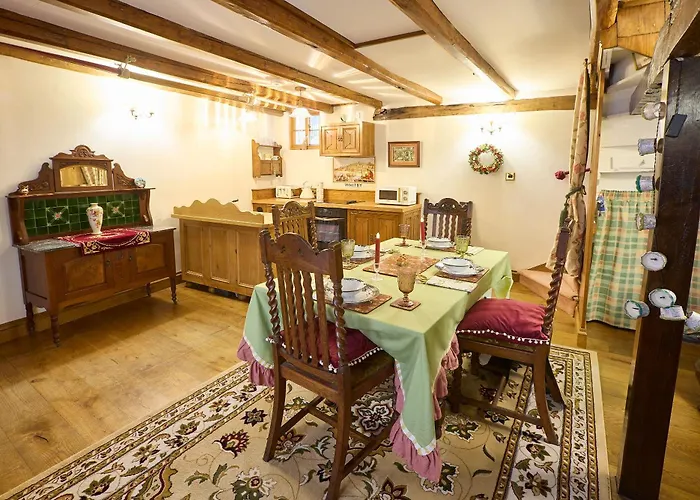 別荘 Host & - The Spirit *